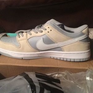 New Nike SB Dunk low